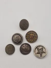 Samling diverse knapper