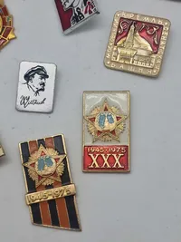 Samling diverse pins