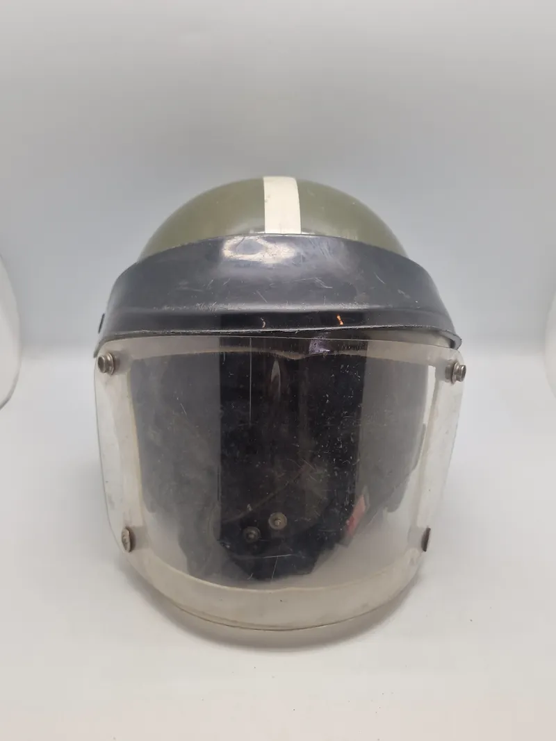 Original Bundeswehrhelm.
Krad Melder Helm