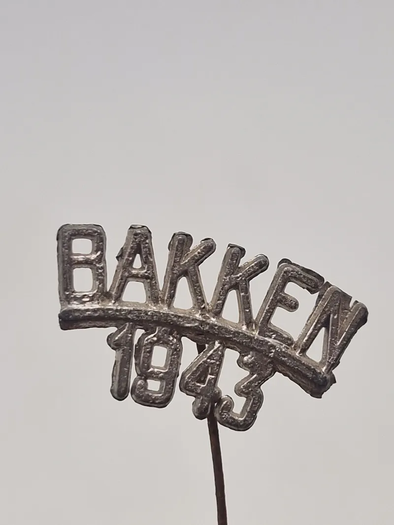 Original pin - Bakken 1943
