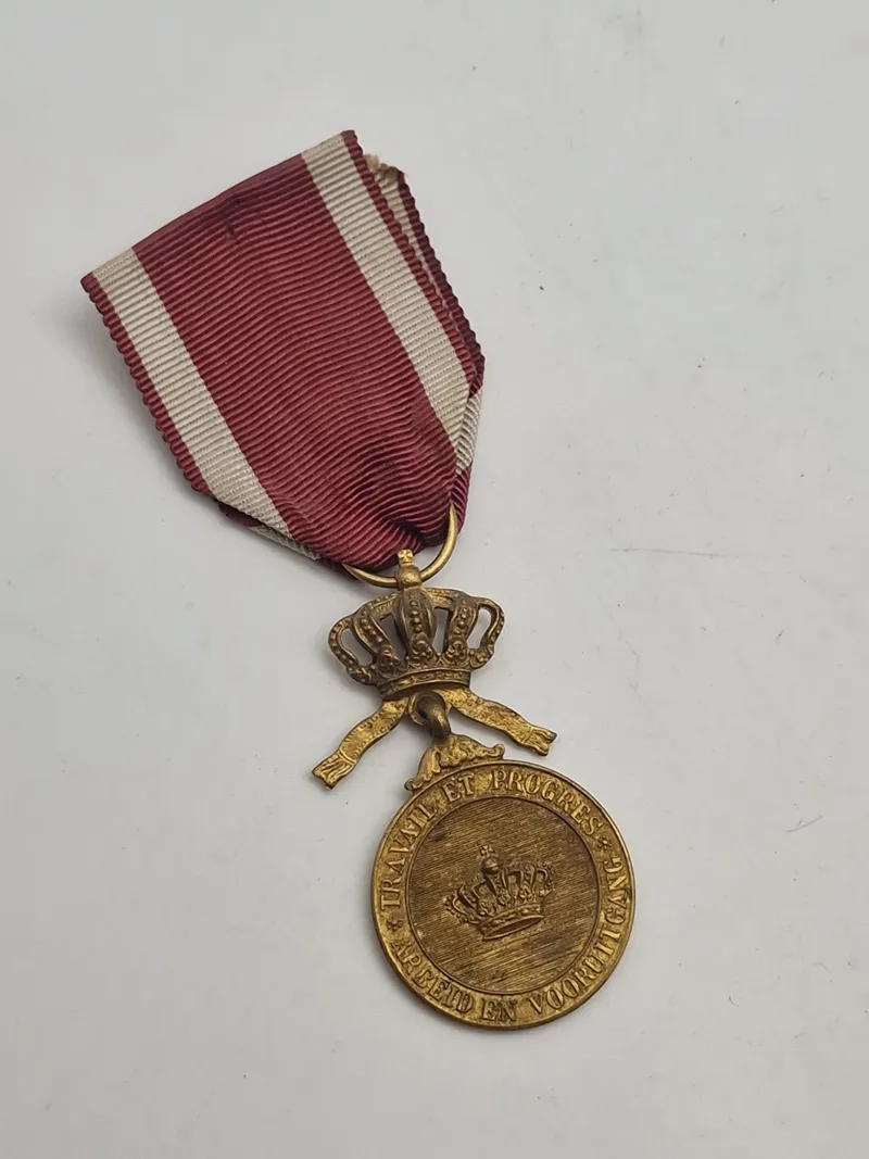 Original belgisk Kroneorden (Ordre de la Couronne / Kroonorde - Kroneordenen er en national orden i Kongeriget Belgien, etableret af Kong Leopold II den 15. oktober 1897.
