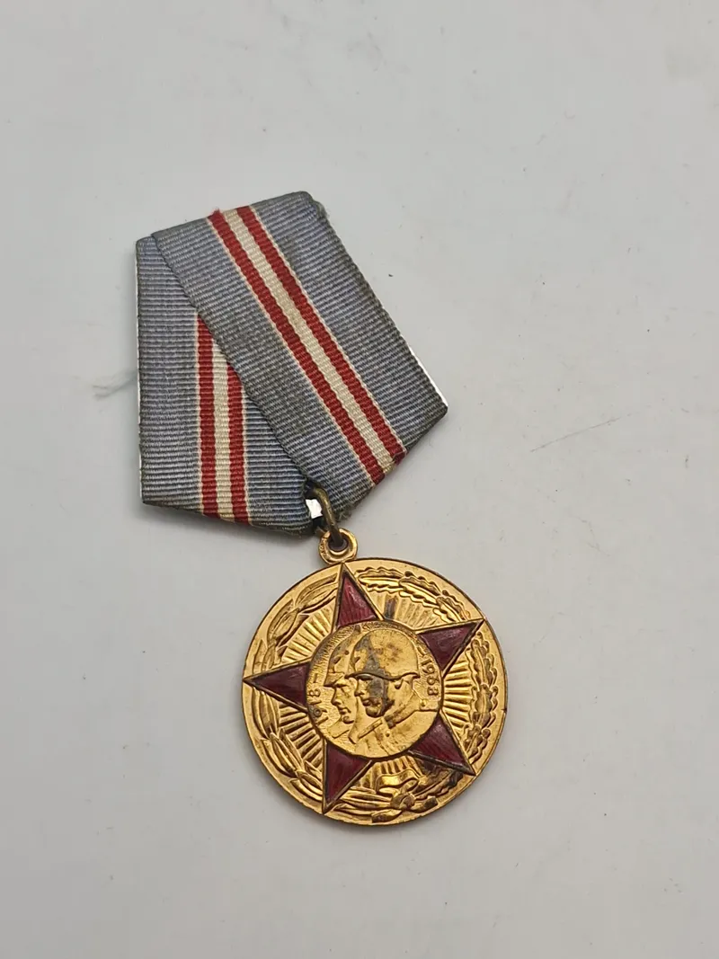 Original Jubilæumsmedalje '50 år for USSR's væbnede styrker'"