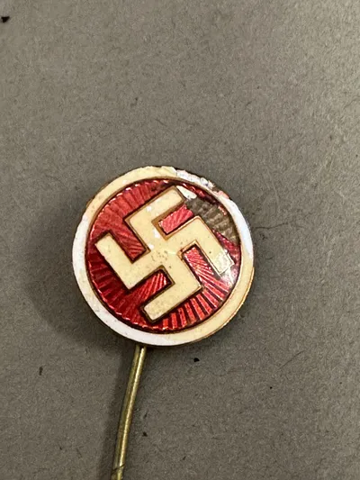 Originalt Dansk parti mærke