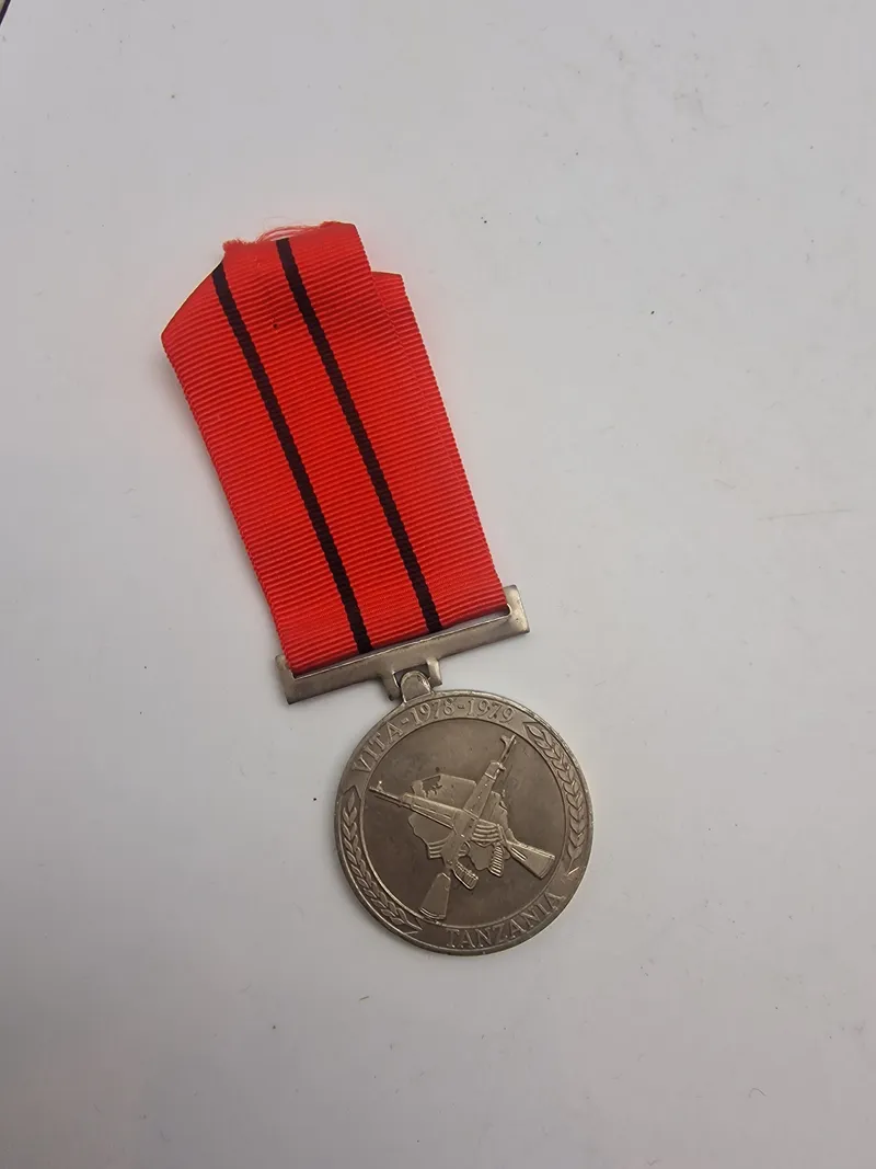 Original tanzanisk medalje tildelt for deltagelse i Uganda-Tanzania-krigen, også kendt som Kagera-krigen i Tanzania eller Befrielseskrig i Uganda.