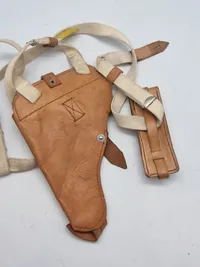 Originalt tysk skulderhylster fra det hemmelige politi STASI