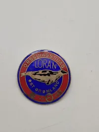 Originalt identifikationsmærke relateret til LORAN-stationer i Østgrønland, sterling sølv
