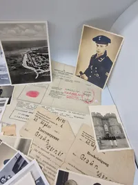 Stort originalt Kriegsmarine lot fra samme mand , Badge efter 45