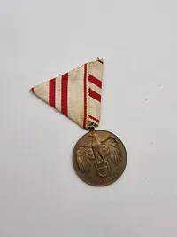 WW1 østrisk krigsminnemedalje uden sværd for ikke-kombattanter (Kriegserinnerungsmedaille)