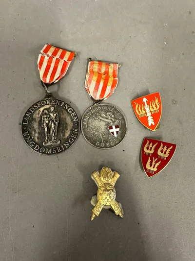 Diverse medaljer og mærker
