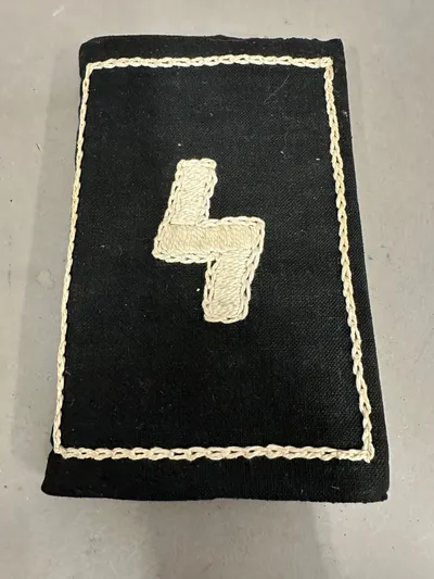 Original Deutsches Jungvolk notesbog med broderet rune