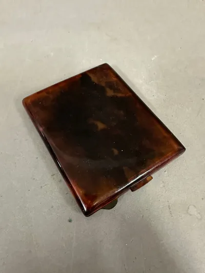 Tidstypisk cigaretetui fra 40 erne