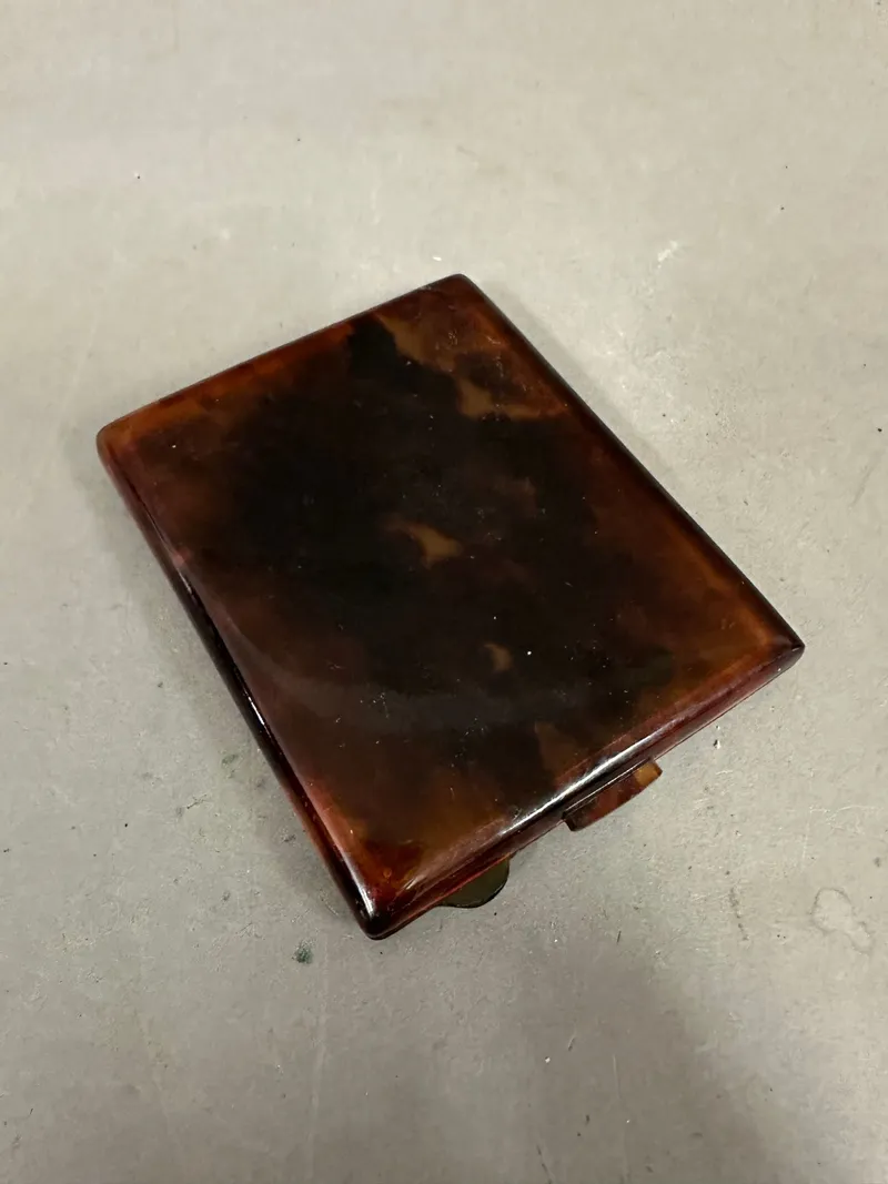 Tidstypisk cigaretetui fra 40 erne