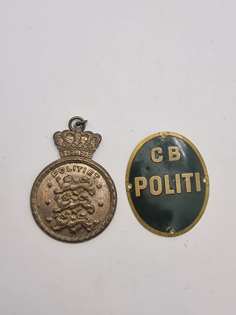 Originalt M/38 politi skilt og originalt skilt fra CB politi - ww2