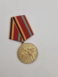 Originale russiske medaljer ( Jubilæumsmedaljen for "30-års dagen for sejren i den Store Fædrelandskrig 1941-1945") & Veteran af Arbejdet“.