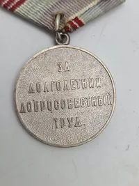 Originale russiske medaljer ( Jubilæumsmedaljen for "30-års dagen for sejren i den Store Fædrelandskrig 1941-1945") & Veteran af Arbejdet“.