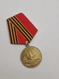 Originale russiske medaljer (Jubilæumsmedaljen for 50-året for sejren i Den Store Fædrelandskrig 1941-1945 & Jubilæumsmedaljen "50 år for Sovjetunionens Væbnede Styrker"