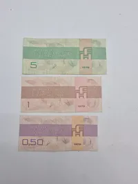Originale Forumschecks fra DDR (Østtyskland) Disse checks blev udstedt af Forum Außenhandelsgesellschaft m.b.H. og var beregnet til erhvervelse af varer i specifikke butikker, primært Intershops.