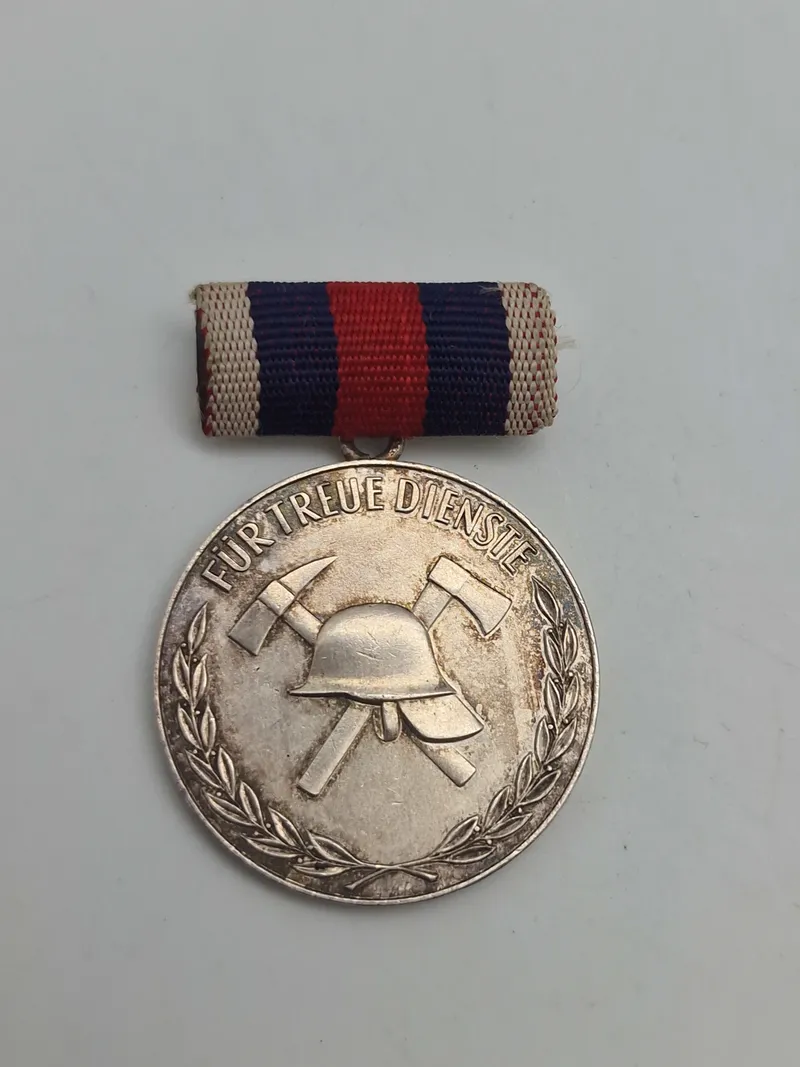 Original DDR Medaille Auszeichnung für treue Dienste freiwillige Feuerwehr Silber