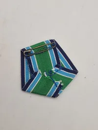 Originale danske tildelingsæsker med bånd og pins