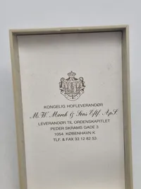 Originale danske tildelingsæsker med bånd og pins