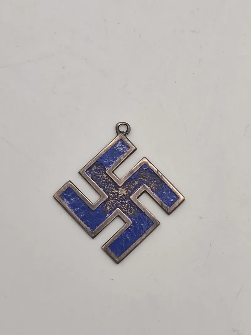 Engelsk Hagekors af Sterlingsølv fra 1911