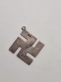 Engelsk Hagekors af Sterlingsølv fra 1911