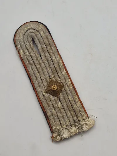 Tysk SS lager ww2 Oberleutnant skulderstrop efterkrigs ??