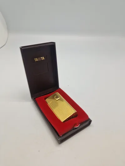 Ronson lighter med æske