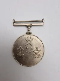 Samling originale pakistanske medaljer - Sitara-e-harb og Tamgha-i-Jamhuria 1375