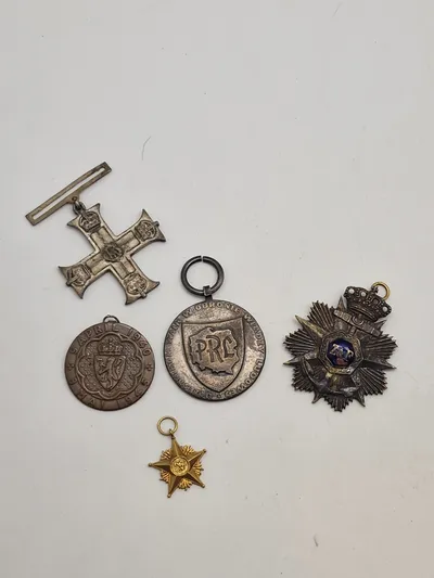 Lot diverse medaljer uden bånd