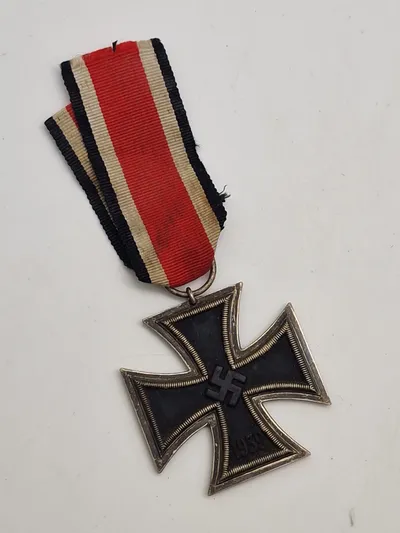 Originalt Eisernes Kreuz 2.kl med Hersteller Nr. 27 - Anton Schenkl's Nachfolger mit Sitz in Wien.