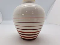 Ekstremt sjælden Allach porcelæns vase WW2 Model 502, designed by Franz Nagy. Height approximately 11 centimeters.