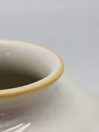 Ekstremt sjælden Allach porcelæns vase WW2 Model 502, designed by Franz Nagy. Height approximately 11 centimeters.