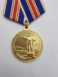 Original Verdienstmedaille der Zivilverteidigung der DDR og Medaljen til minde om Leningrads 250-årsjubilæum