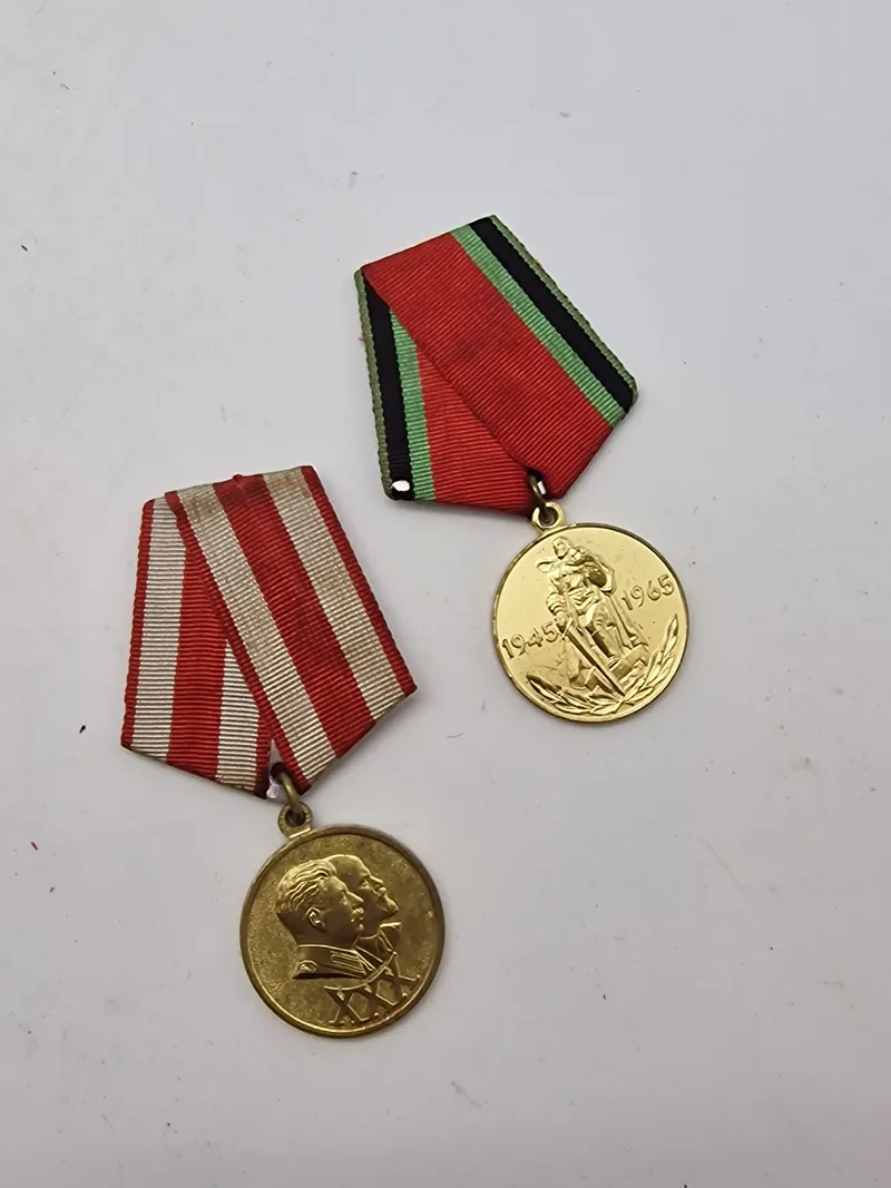 Original 30-års jubilæumsmedalje for Sovjetunionens væbnede styrker & Jubilæumsmedaljen "20-års dagen for sejren i den Store Fædrelandskrig 1941-1945
