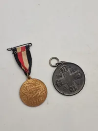 Original Rote Kreuz-Medaille, II. Klasse & Pre-WWI 1912 German National Flugspende Zeppelin Donation Bronze Medal
