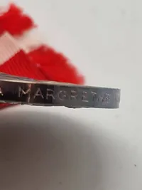 Original Dronningens fortjenestmedalje - sølv, Navngiven: Ulla Margrethe krøyer