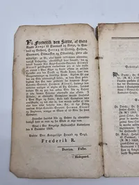 Calenderover
alle ved den Kongelige Danske Armee samt de Vestindiske, Guineiske og Ost indiske Tropper ansatte Officerer og øv rige Betiente, saavelsom over Borger- våbninger og fricvillige Corps 1832