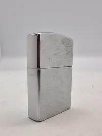 Zippolighter med kongemærke