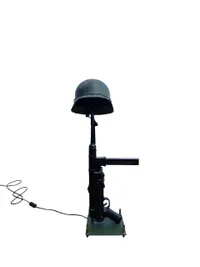 Lampe lavet som mp40 og tysk hjelm - efterkrigs (kan ikke skyde)