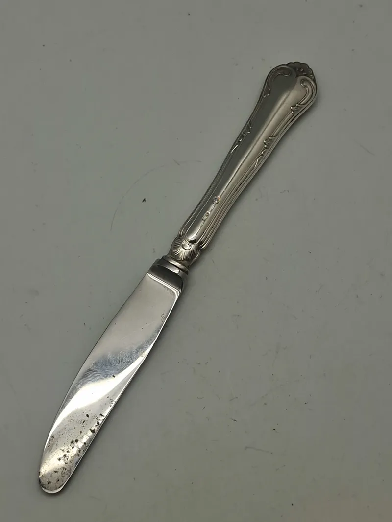 Smørekniv med greb af 830 sølv