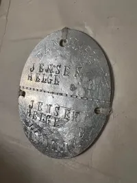 Originalt Lot fra samme mand , soldaterbog, ID disk mm. 1942 Læge