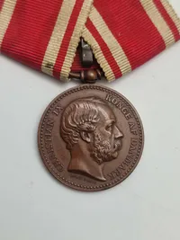 Original 1864 krigsdeltager medalje med krydsbånd