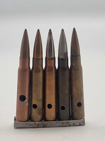 Original laderamme med deaktiverede 8X57 JS patroner for K98
