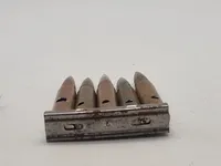 Original laderamme med deaktiverede 8X57 JS patroner for K98