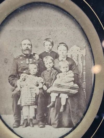 Originalt soldaterfoto fra 1860 med 1848-50 veteran  (familiefoto)