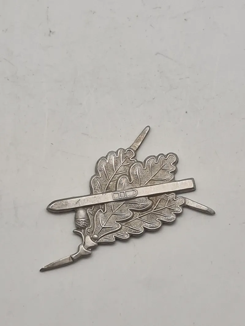 Originalt Wehrmacht metal Ski Jäger Cap Badge