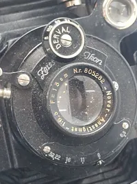 Zeiss Ikon Maximar kamera, der var en serie af foldekammerier til plader, oprindeligt introduceret i 1914 af Ica, før Zeiss Ikon fusionen