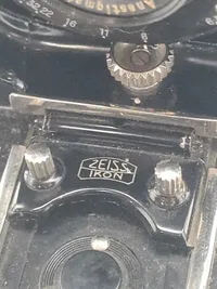 Zeiss Ikon Maximar kamera, der var en serie af foldekammerier til plader, oprindeligt introduceret i 1914 af Ica, før Zeiss Ikon fusionen