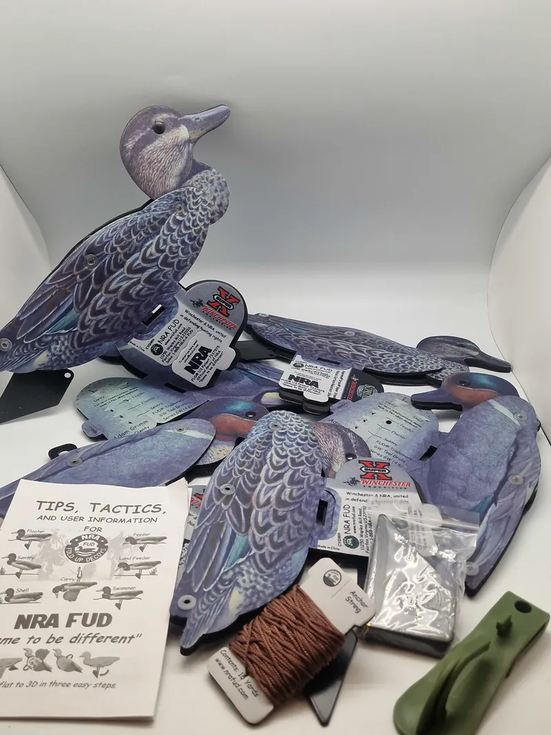 NRA FUD "Fold Up Decoys" lokkeænder, der bruges til jagt